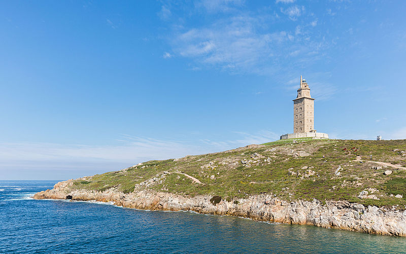 Archivo:Torre de Hércules, La Coruña, España, 2015-09-24, DD 11.jpg