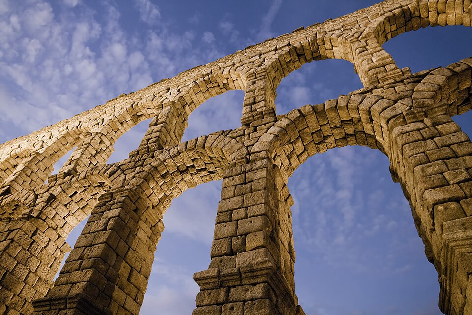 Archivo:Acueducto de Segovia 01.jpg