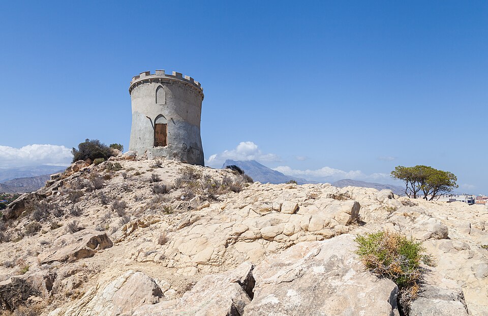 Archivo:Torreón Malladeta, Villajoyosa, España, 2014-07-03, DD 25.JPG