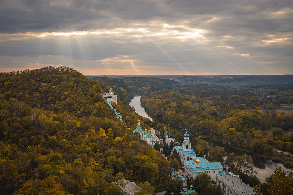 Archivo:Svjatogorsk, Lavra 3.jpg