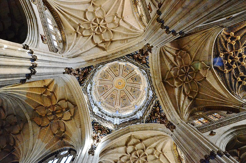 Archivo:WLM14ES - Crucero Interior de la Catedral Nueva. Salamanca - MARIA ROSA FERRE.jpg