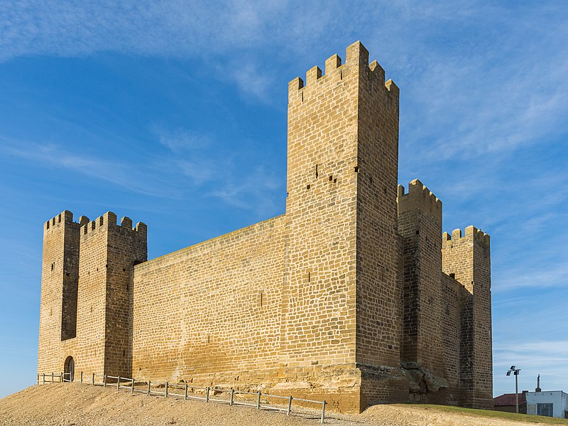 Archivo:Castillo de Sádaba, Huesca, España, 2015-01-06, DD 03.JPG