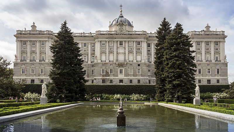 Archivo:Palacio Real Jardines.jpg