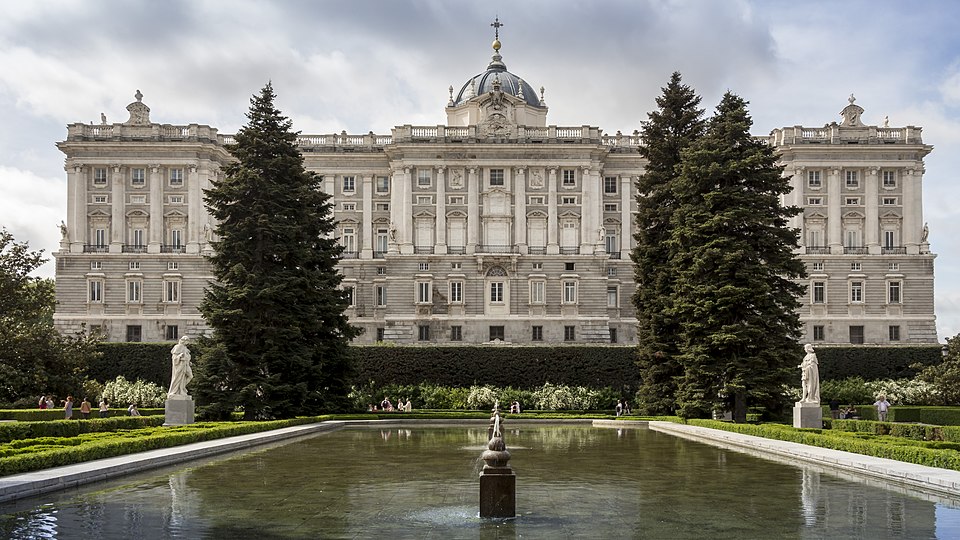 Archivo:Palacio Real Jardines.jpg