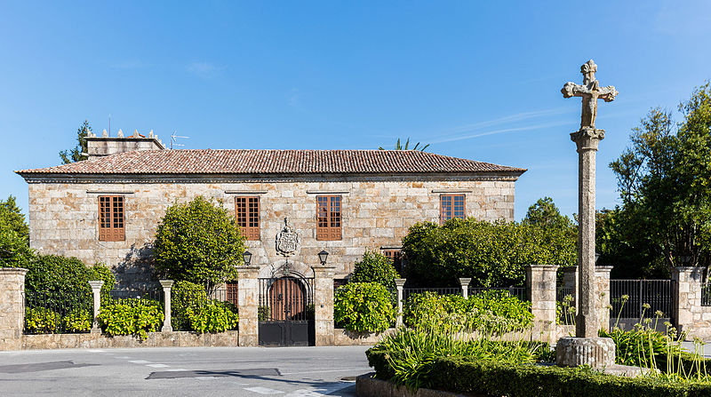 Archivo:Palacio de Ulloa, Cambados, Pontevedra, España, 2015-09-23, DD 24.jpg