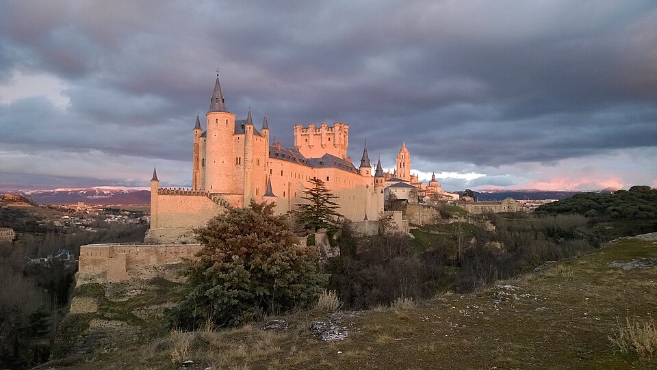 Archivo:AlcázardeSegovia 2.jpg