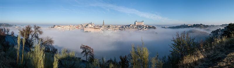 Archivo:Nieblas en Toledo.jpg