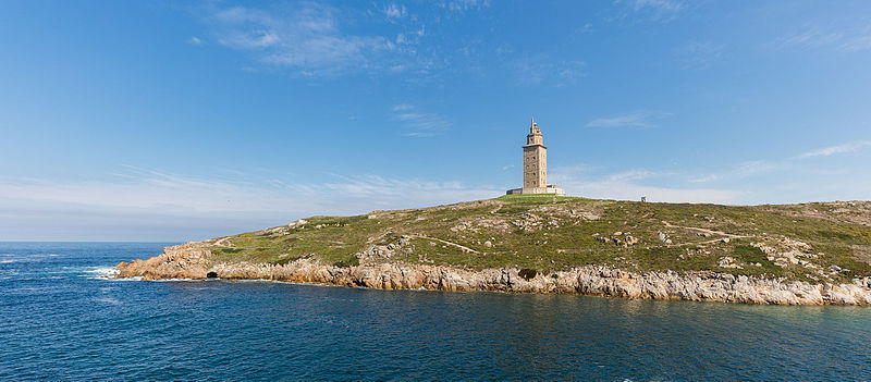 Archivo:Torre de Hércules, La Coruña, España, 2015-09-24, DD 10.jpg