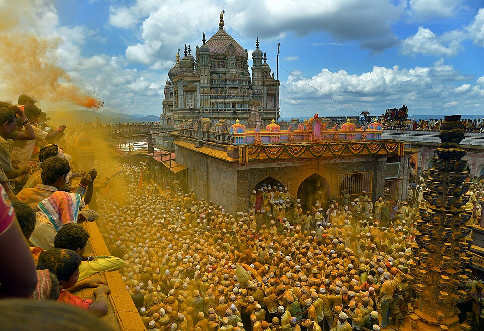 Archivo:Khandoba temple Pune.jpg