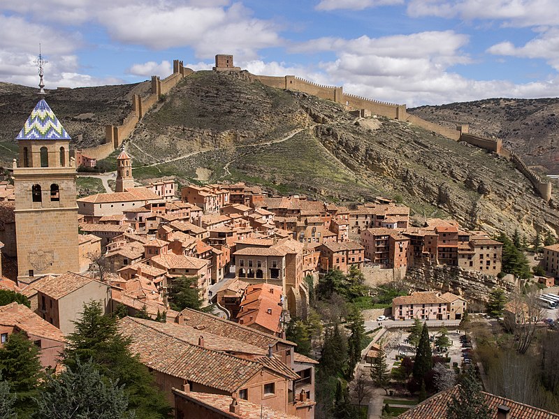 Archivo:Castillo de Albarracín - P4190772.jpg
