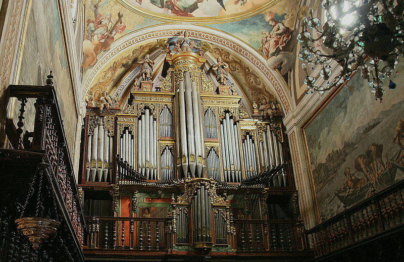 Archivo:Órgano de la Catedral de Jaca.jpg