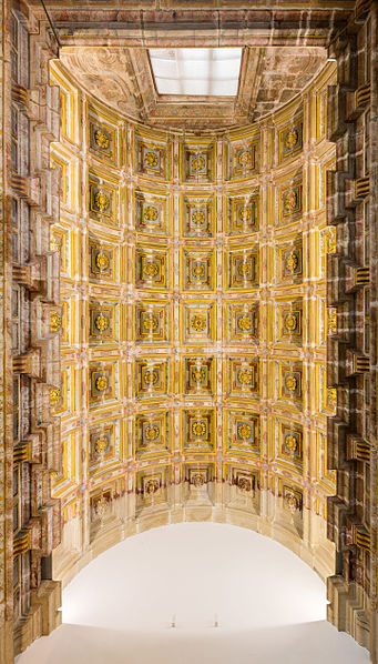 Archivo:Monasterio de San Martín, Santiago de Compostela, España, 2015-09-23, DD 41.jpg