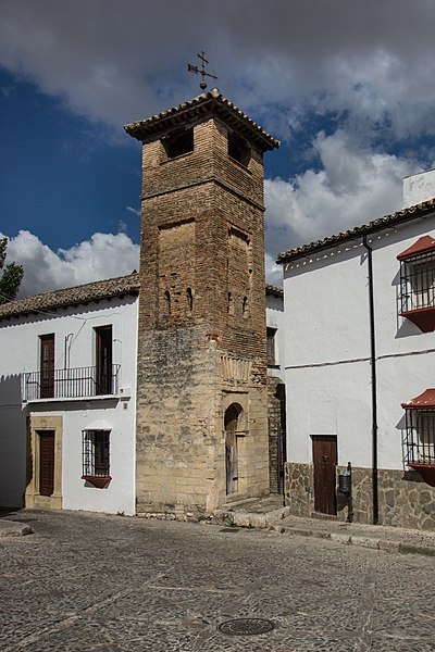 Archivo:Torre de la Iglesia de San Sebastian.jpg