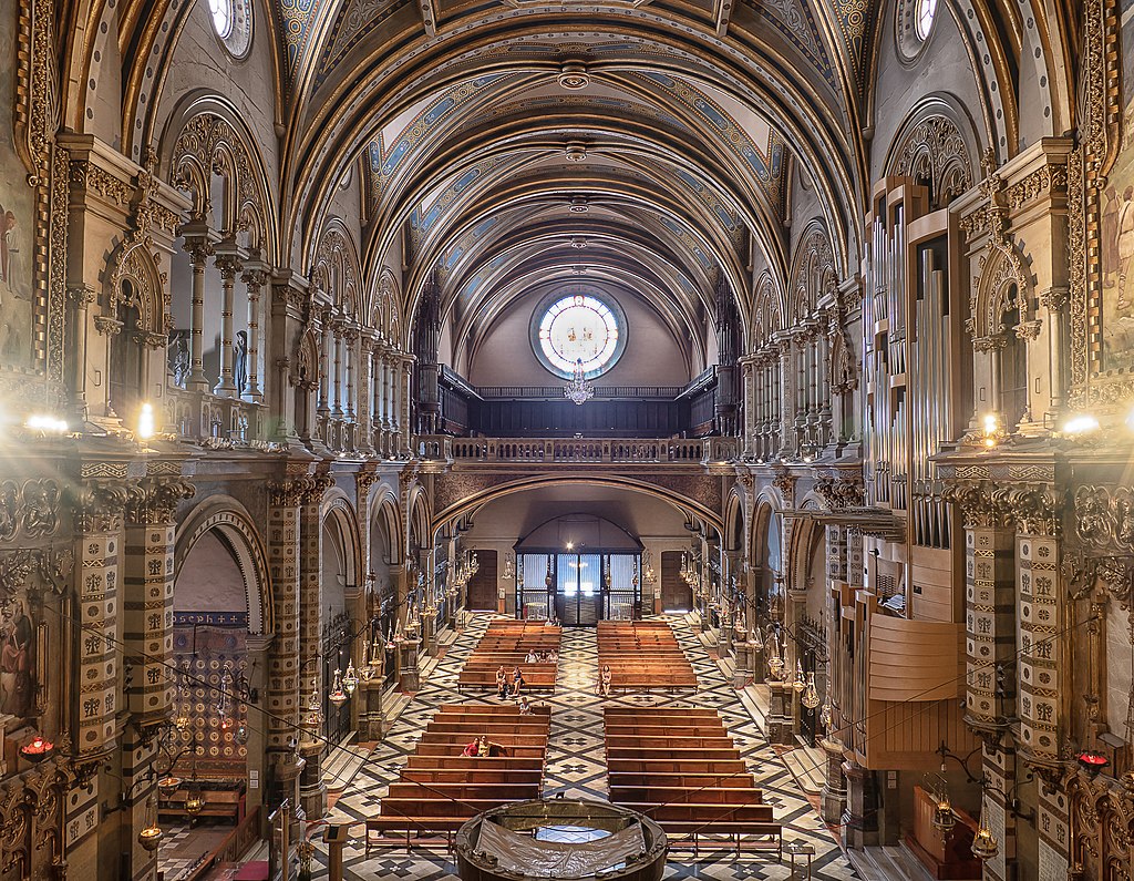 Monasterio de Montserrat.Interior de la basílica-Santa Maria de Montserrat Abbey