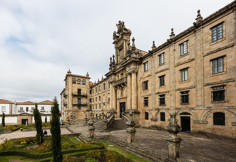 Archivo:Monasterio de San Martín, Santiago de Compostela, España, 2015-09-23, DD 10.jpg