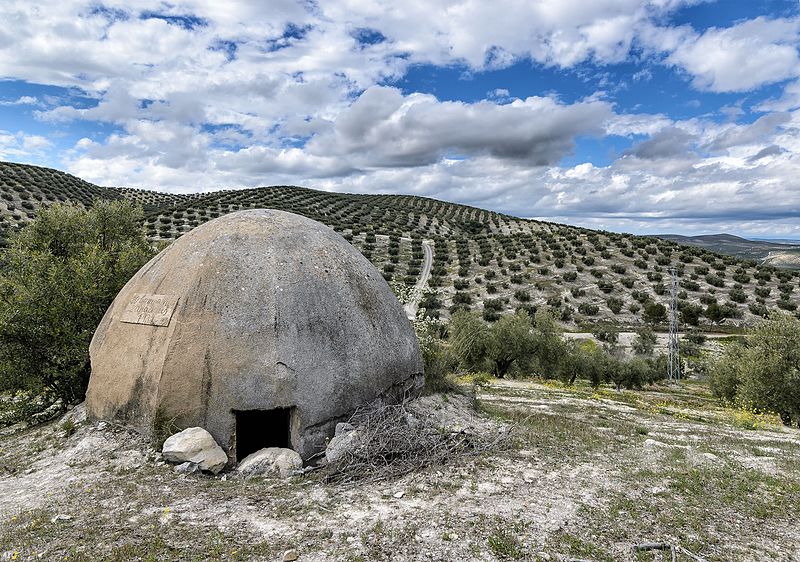 Archivo:Bunker of Albendin in Albendin, Cordoba, Spain (2016) - 03.jpg