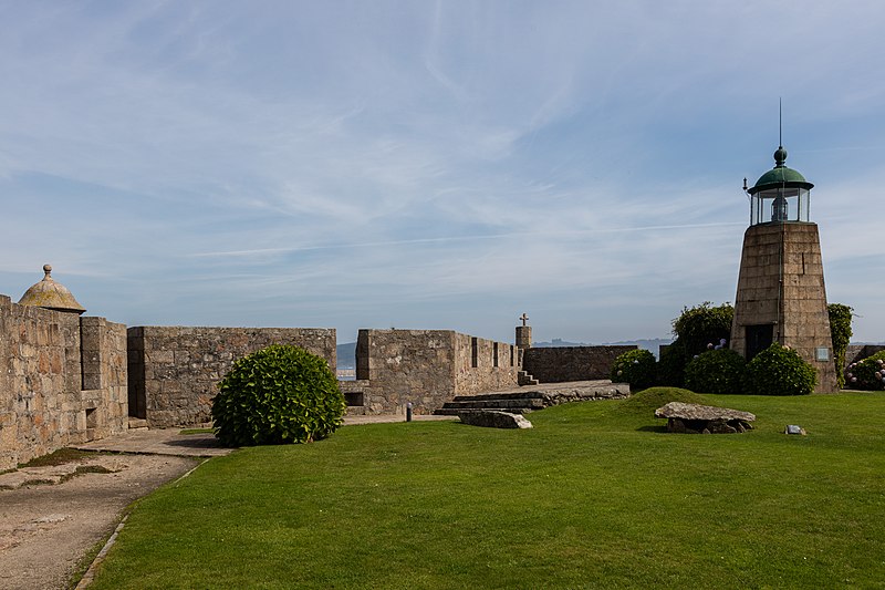 Archivo:Castillo de San Antón, La Coruña, España, 2015-09-25, DD 67.jpg